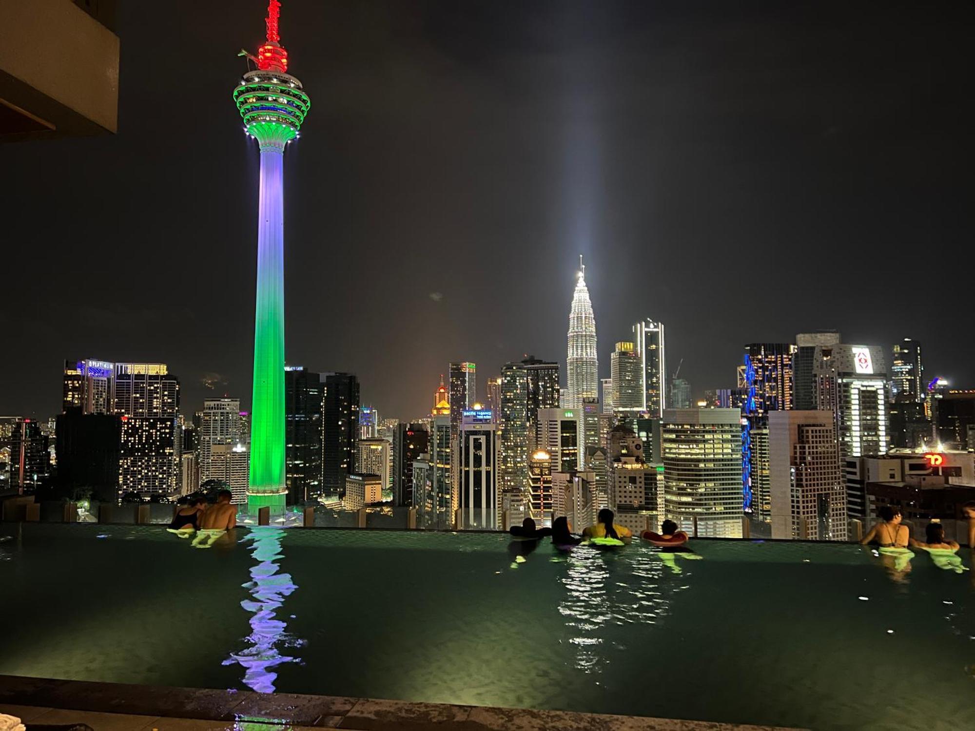 Апартаменты Klcc View,5 Mins To Kl Tower Куала-Лумпур Экстерьер фото